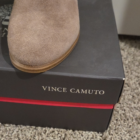 Vince Camuto Tan Ankle Boots - Picture 2 of 10